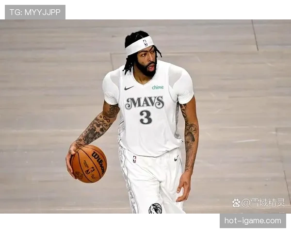 戴维斯边路突破助力球队取胜