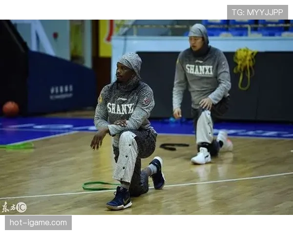 英超传奇布拉莫尔巷之王备战新赛季，状态引发关注