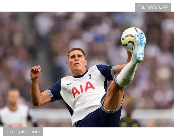 热刺传奇重返白鹿巷，助阵球队新赛季争冠征程引关注