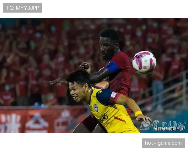 金玟哉帽子戏法惊艳全场,球队状态回暖引关注 金玟哉帽子戏法惊艳全场,球队状态回暖引关注